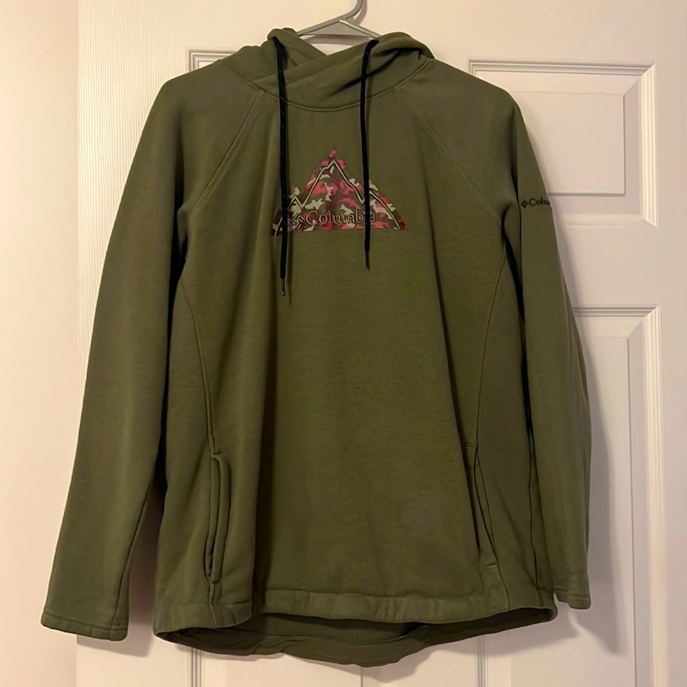 Women’s Columbia sweatshirt